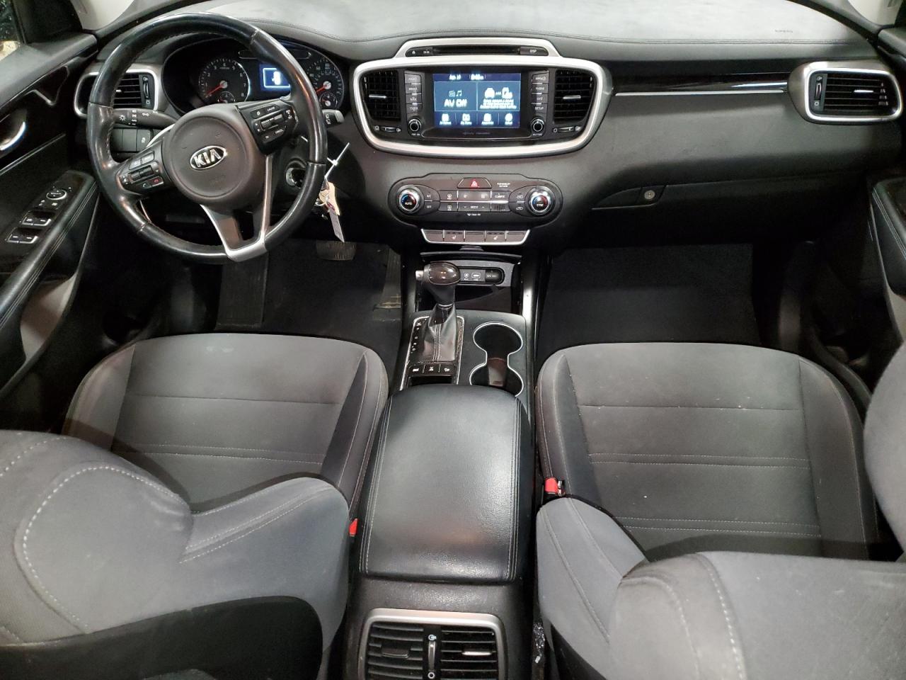 5XYPGDA30JG413350 2018 Kia Sorento Lx