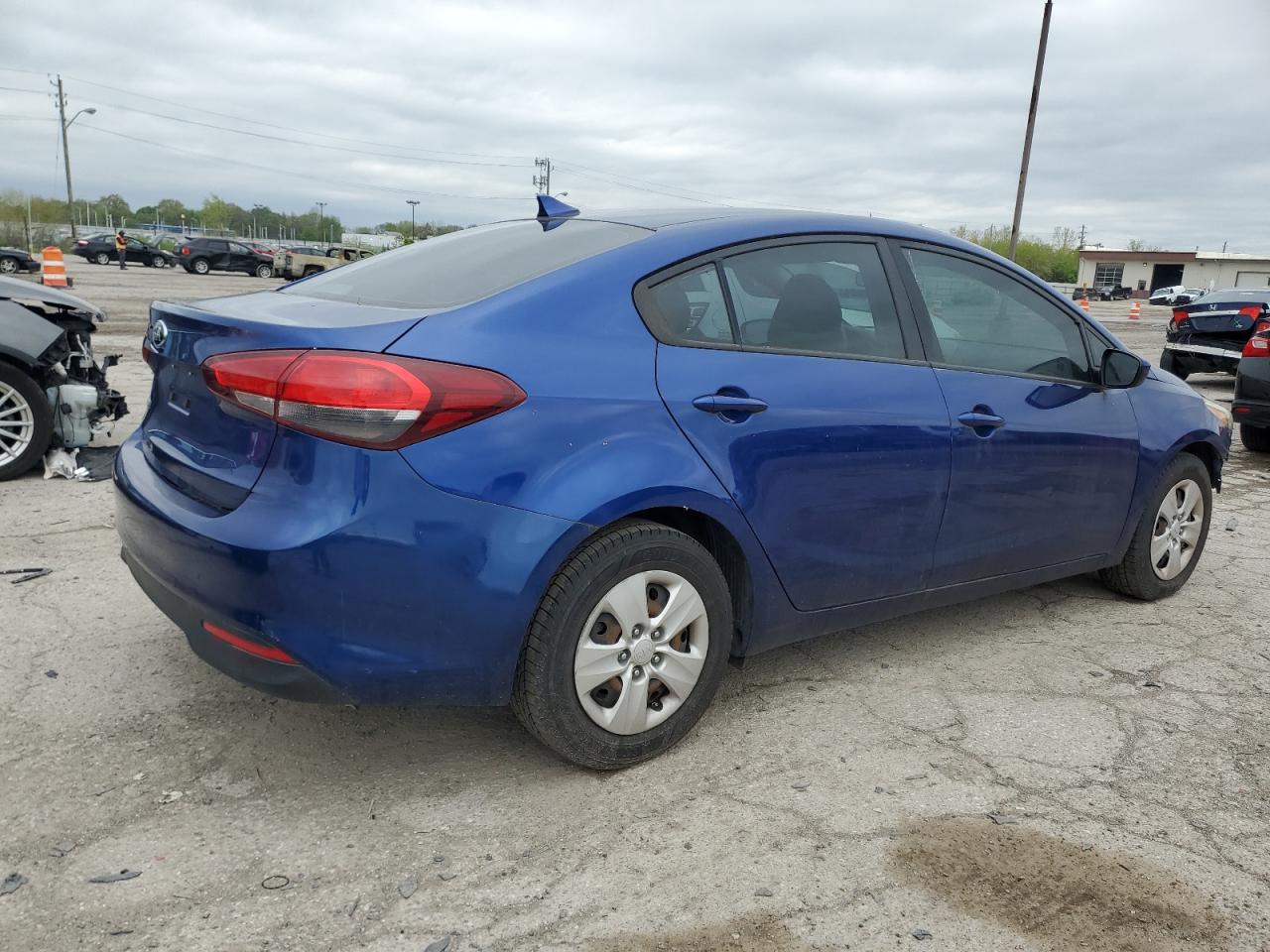 3KPFK4A76HE044109 2017 Kia Forte Lx