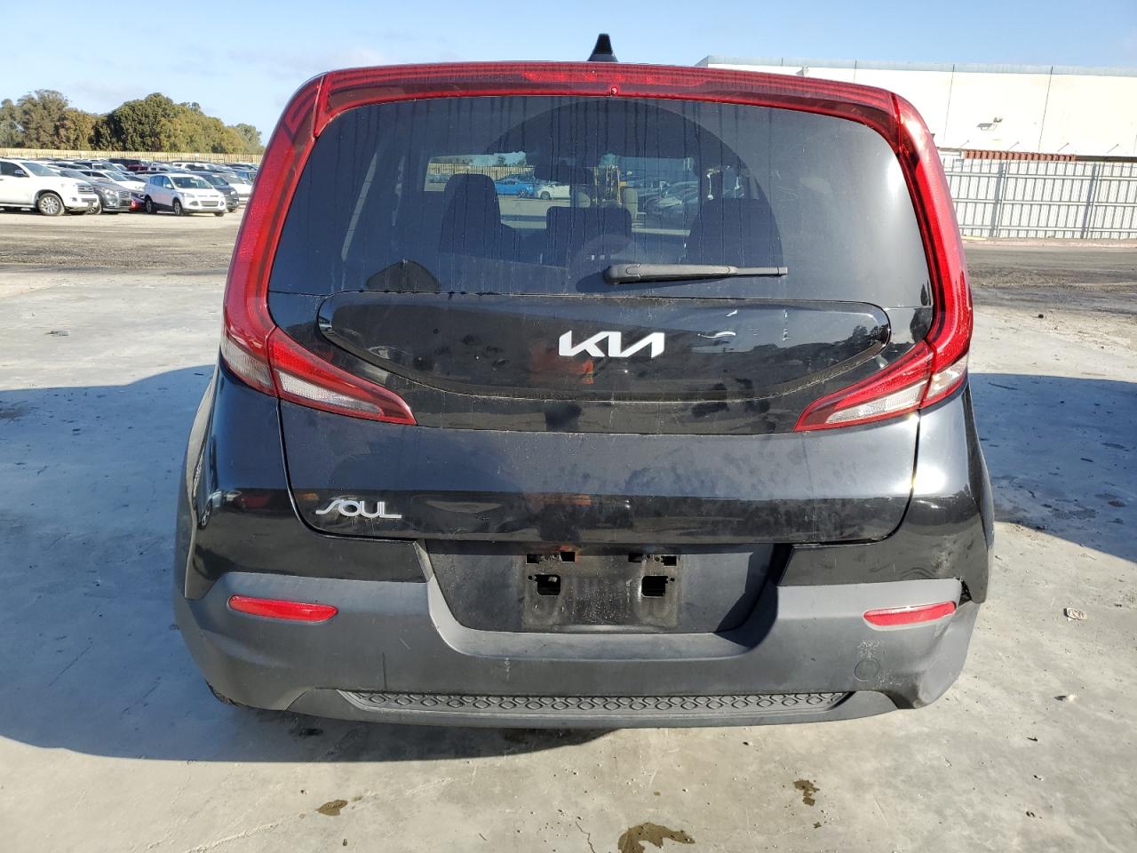 2022 Kia Soul Lx vin: KNDJ23AU1N7798010