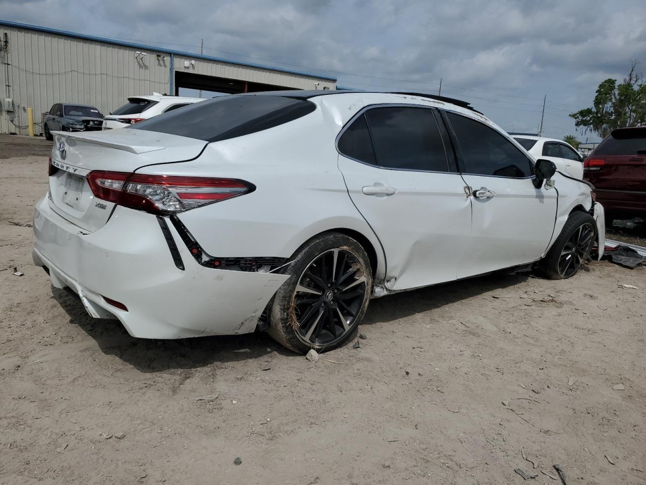 4T1B61HKXJU664010 2018 Toyota Camry Xse