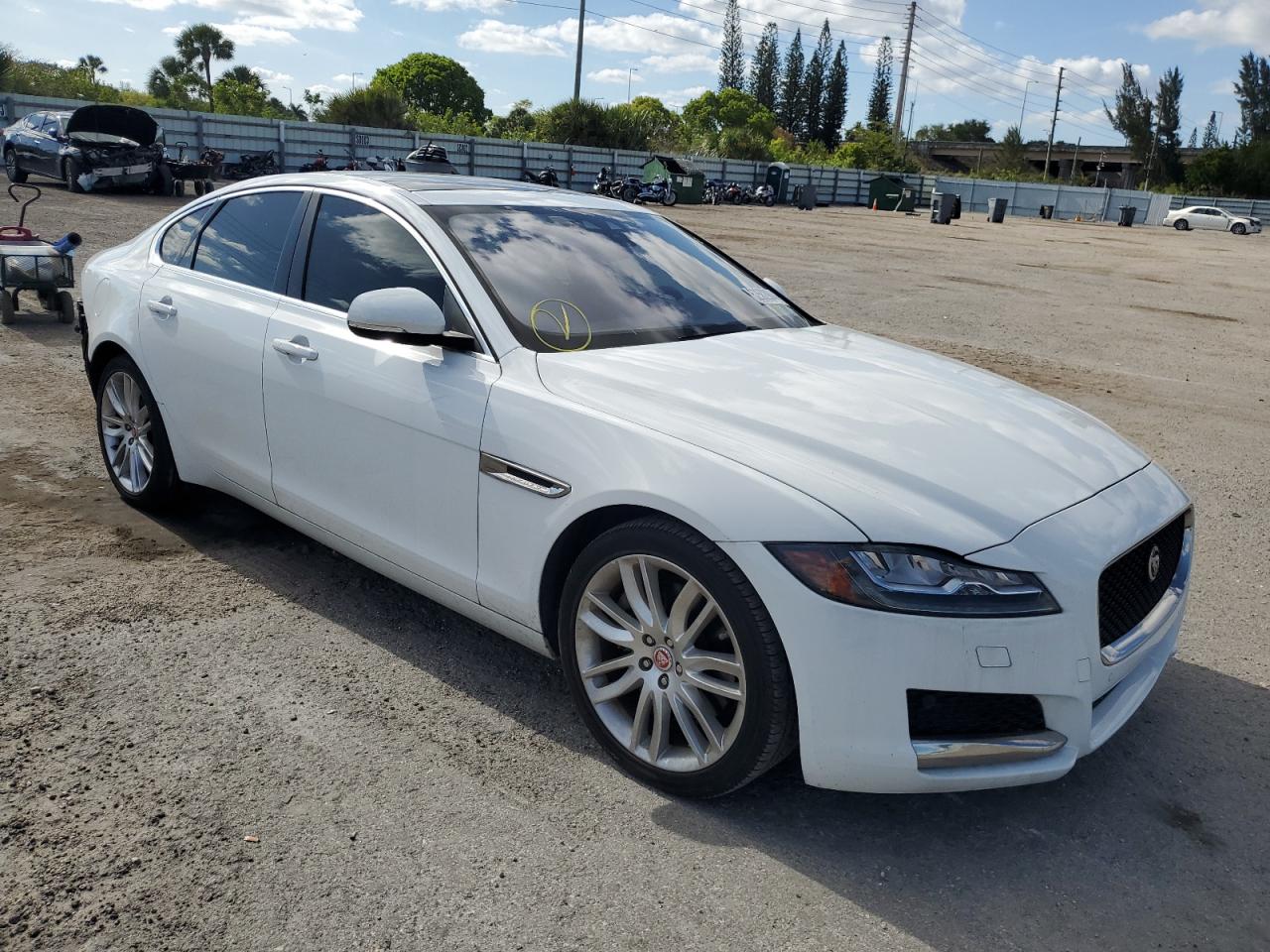 SAJBE4BV9GCY17875 2016 Jaguar Xf Prestige