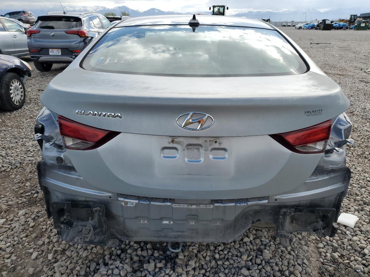 5NPDH4AE3GH728355 2016 Hyundai Elantra Se