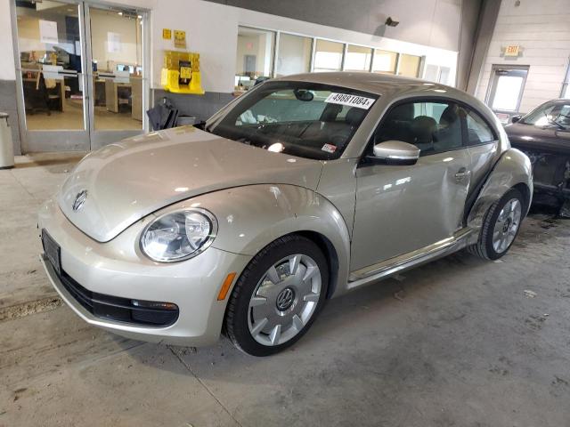 Lot #2459295597 2012 VOLKSWAGEN BEETLE salvage car