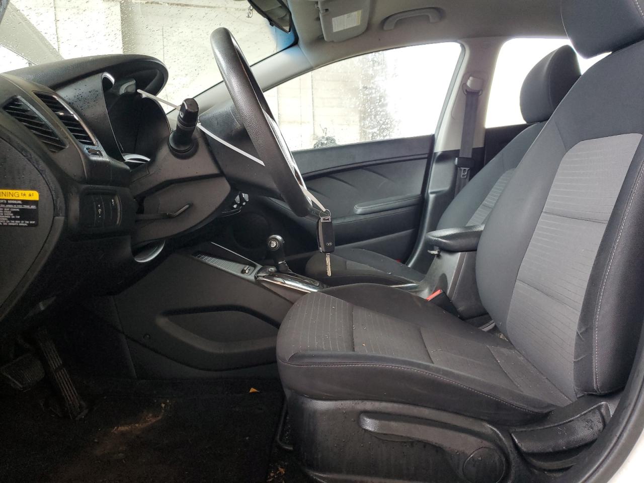 3KPFL4A78HE030676 2017 Kia Forte Lx