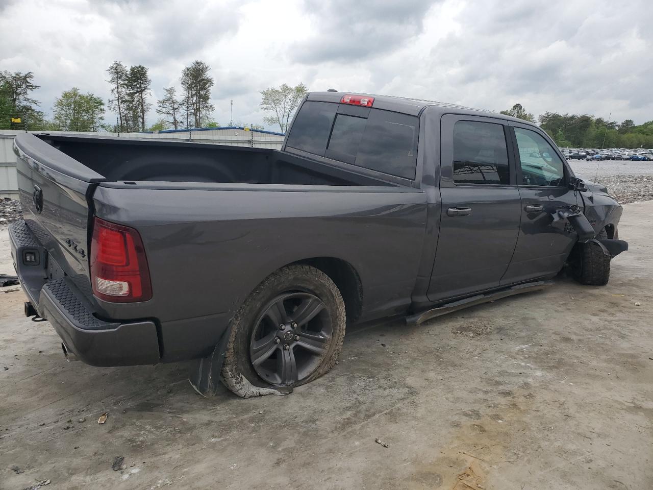 1C6RR7UT3GS243835 2016 Ram 1500 Sport