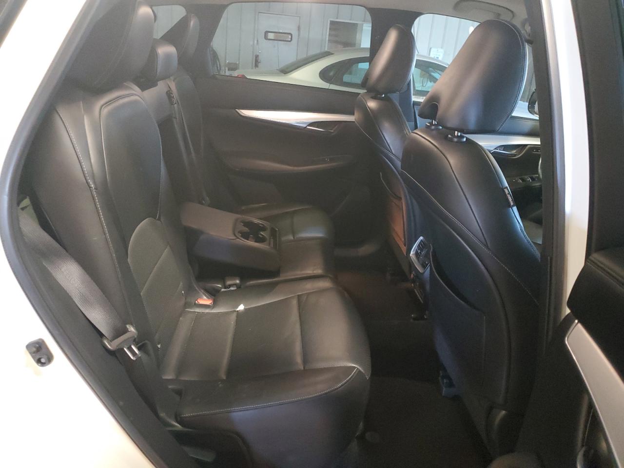 3PCAJ5M32KF127193 2019 Infiniti Qx50 Essential