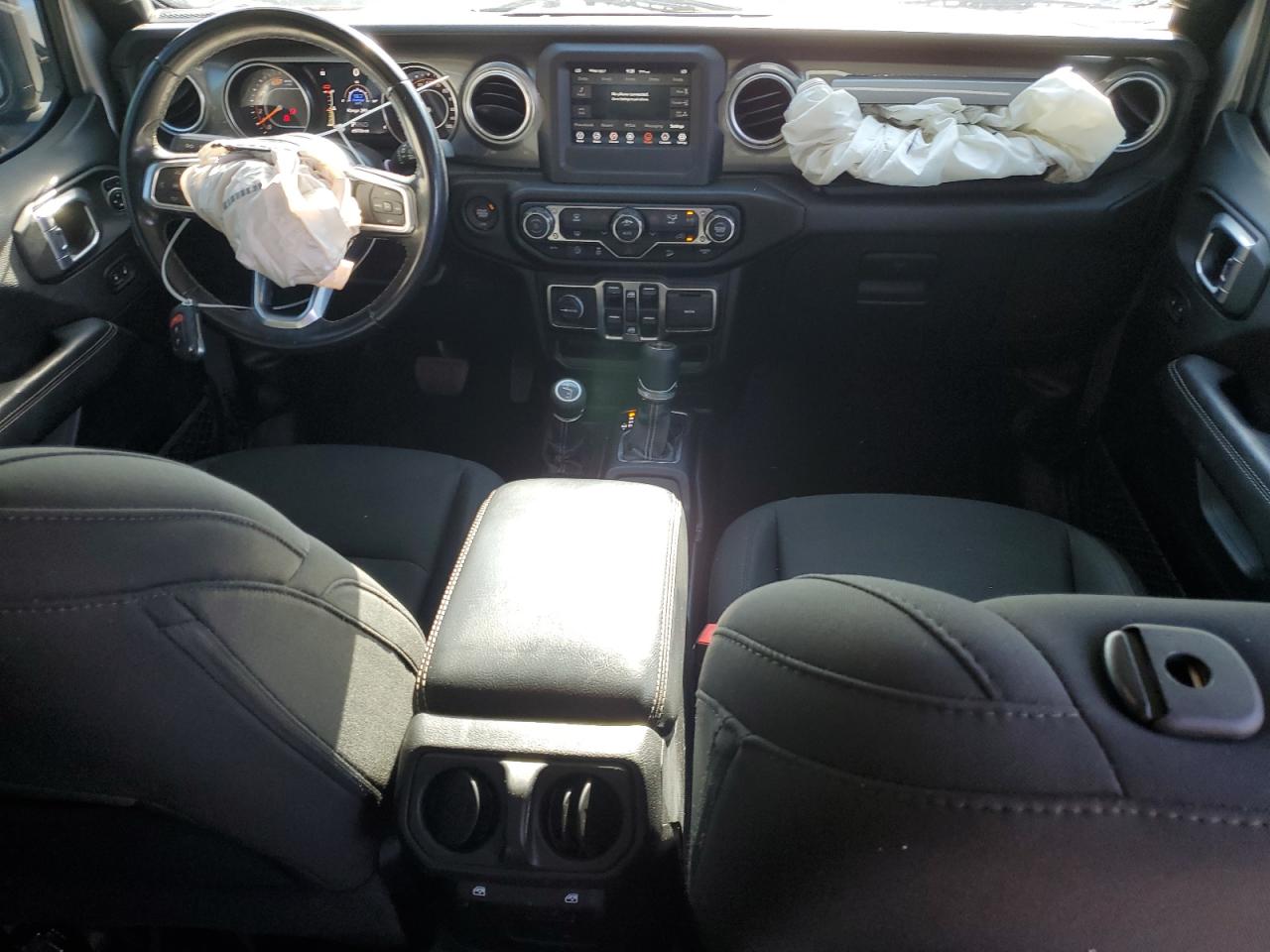 1C4HJXEN6LW214196 2020 Jeep Wrangler Unlimited Sahara