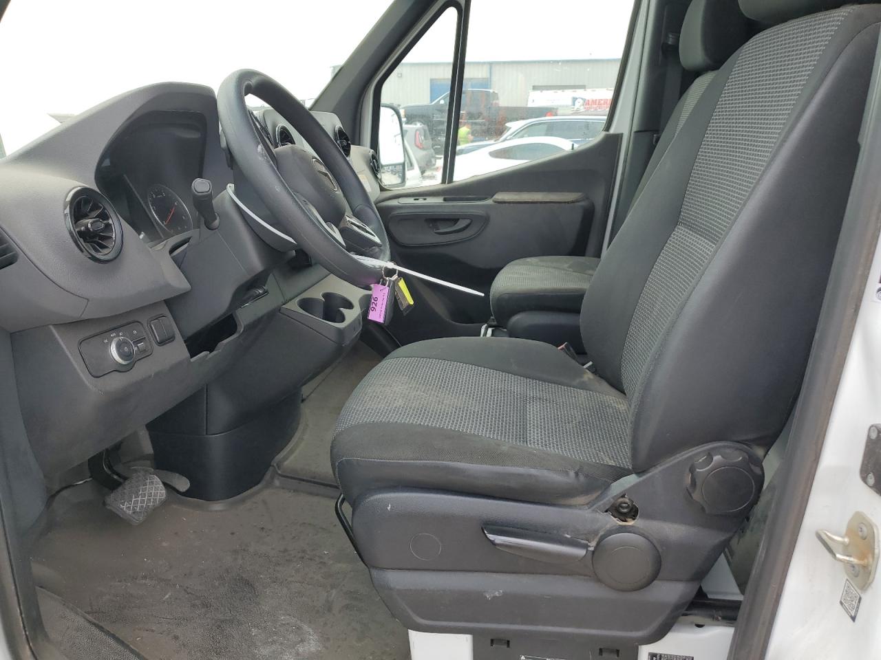 W1Y4ECHY4MT068977 2021 Mercedes-Benz Sprinter 2500