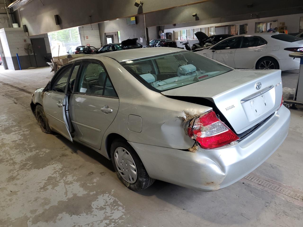 4T1BE30K64U277047 2004 Toyota Camry Le