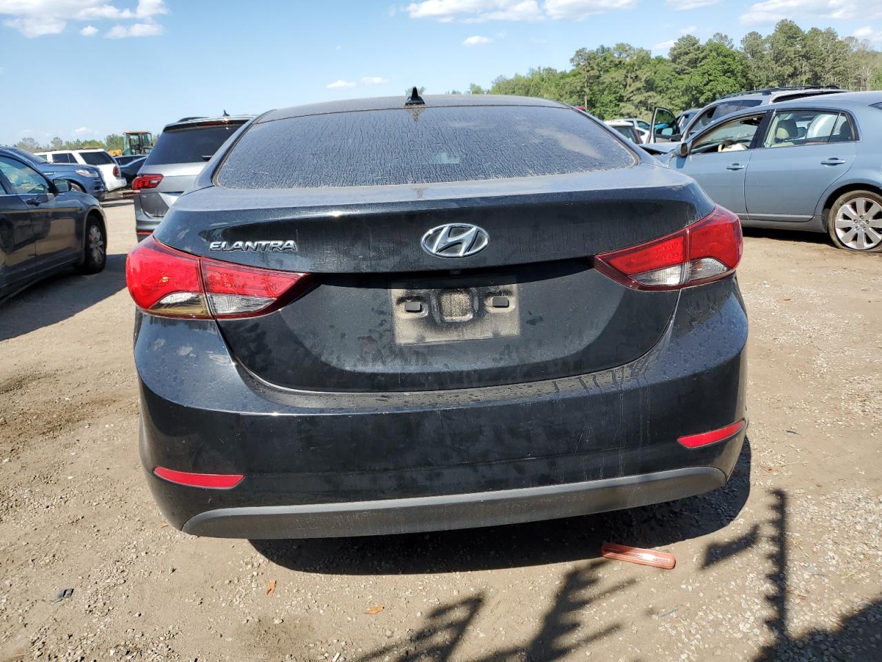 5NPDH4AE9GH762543 2016 Hyundai Elantra Se