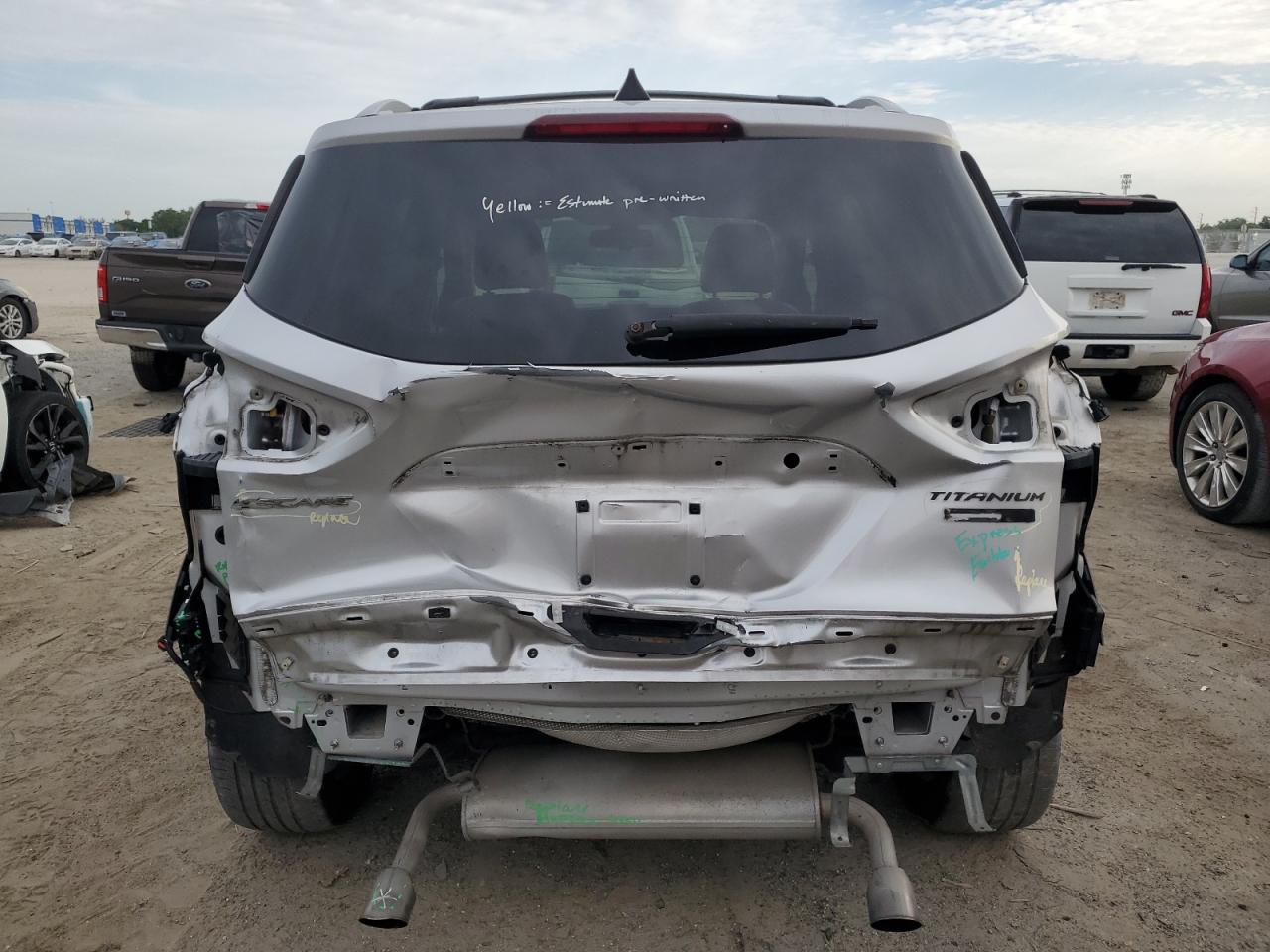 1FMCU0J92EUB76588 2014 Ford Escape Titanium