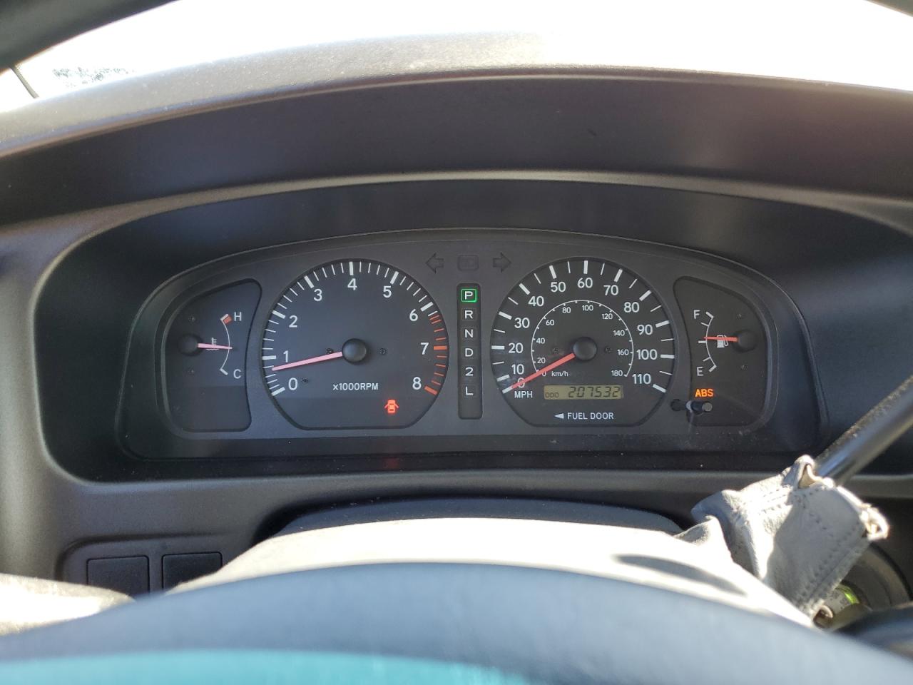 4T3ZF13C2YU255483 2000 Toyota Sienna Le