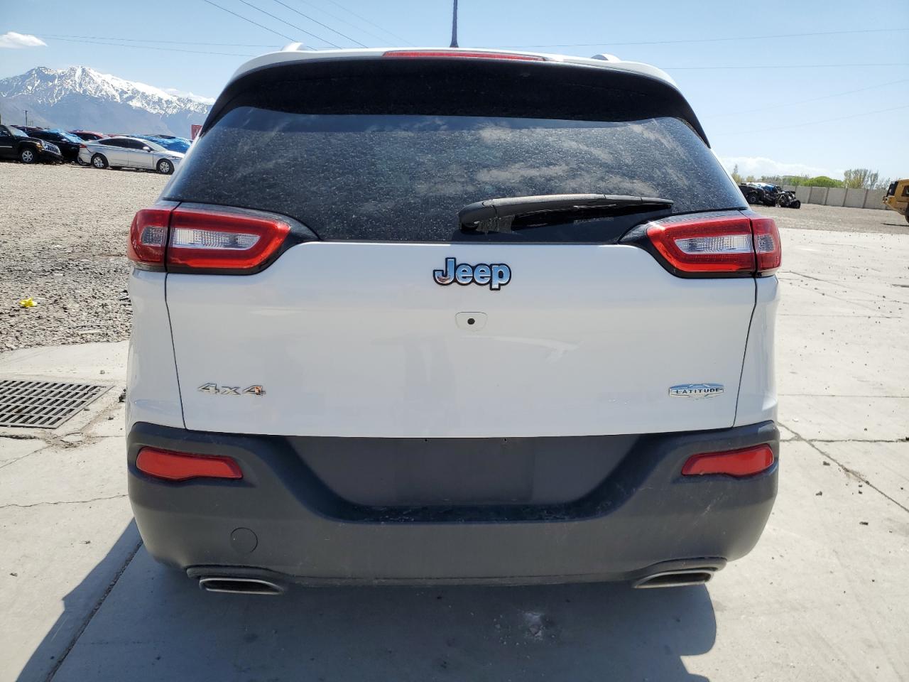 1C4PJMCS1HD239206 2017 Jeep Cherokee Latitude