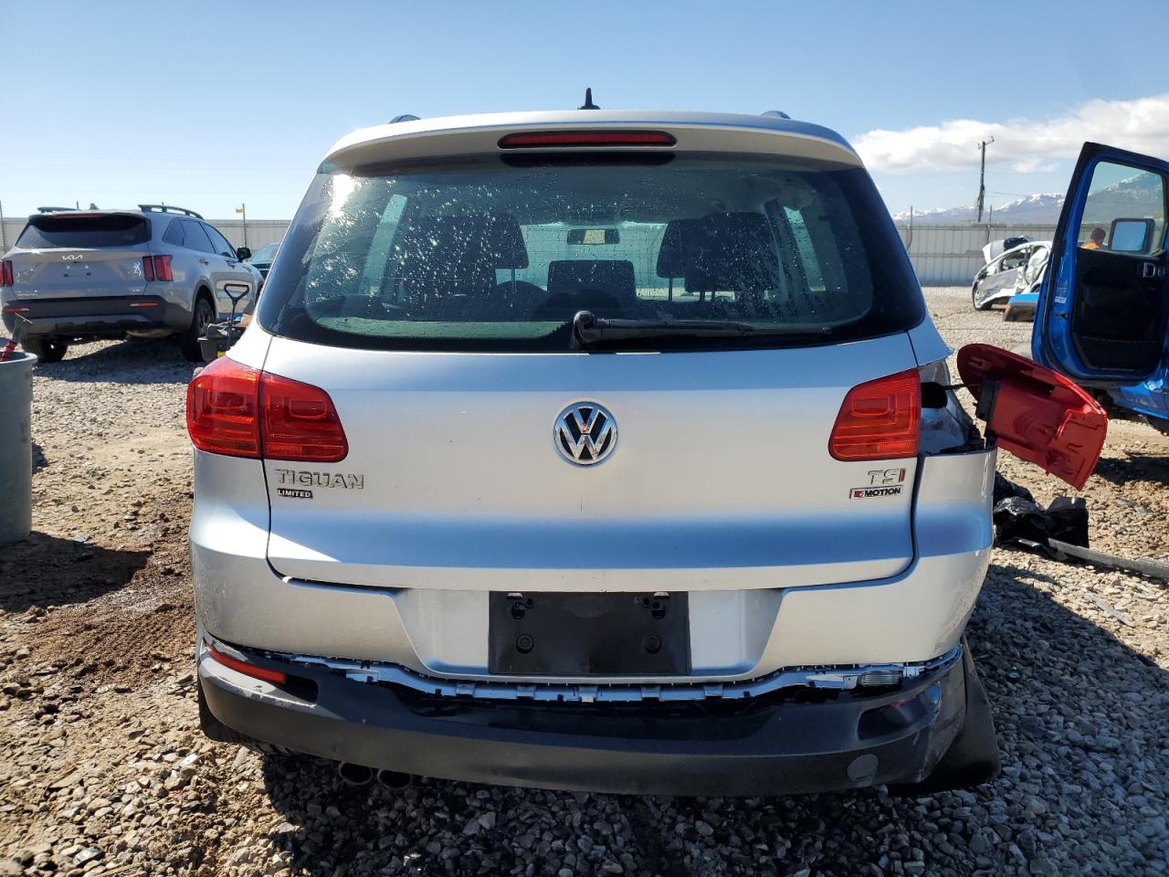 WVGBV7AX3HK046173 2017 Volkswagen Tiguan S