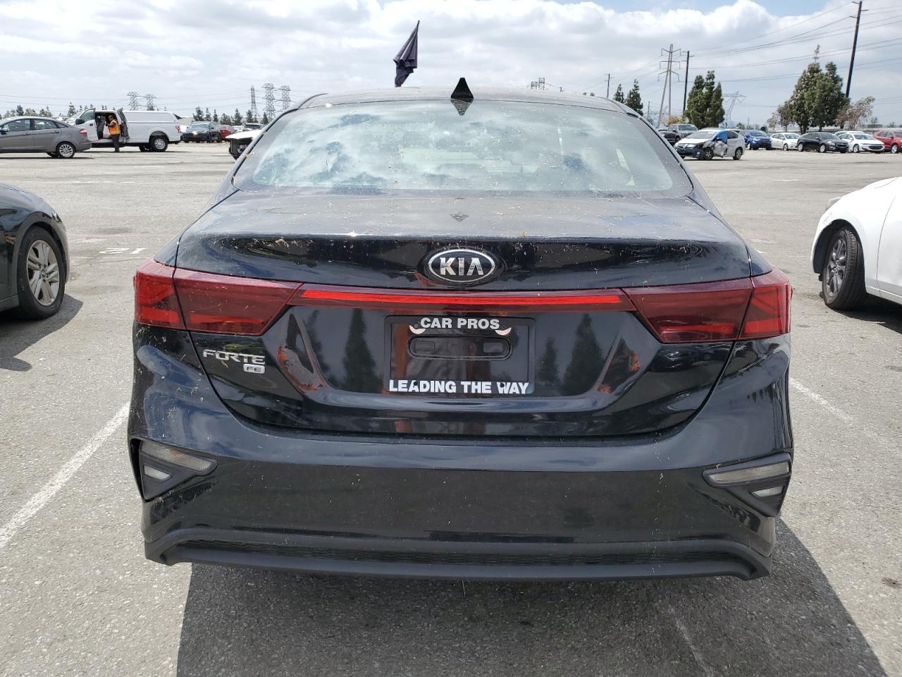 3KPF24AD2ME290235 2021 Kia Forte Fe