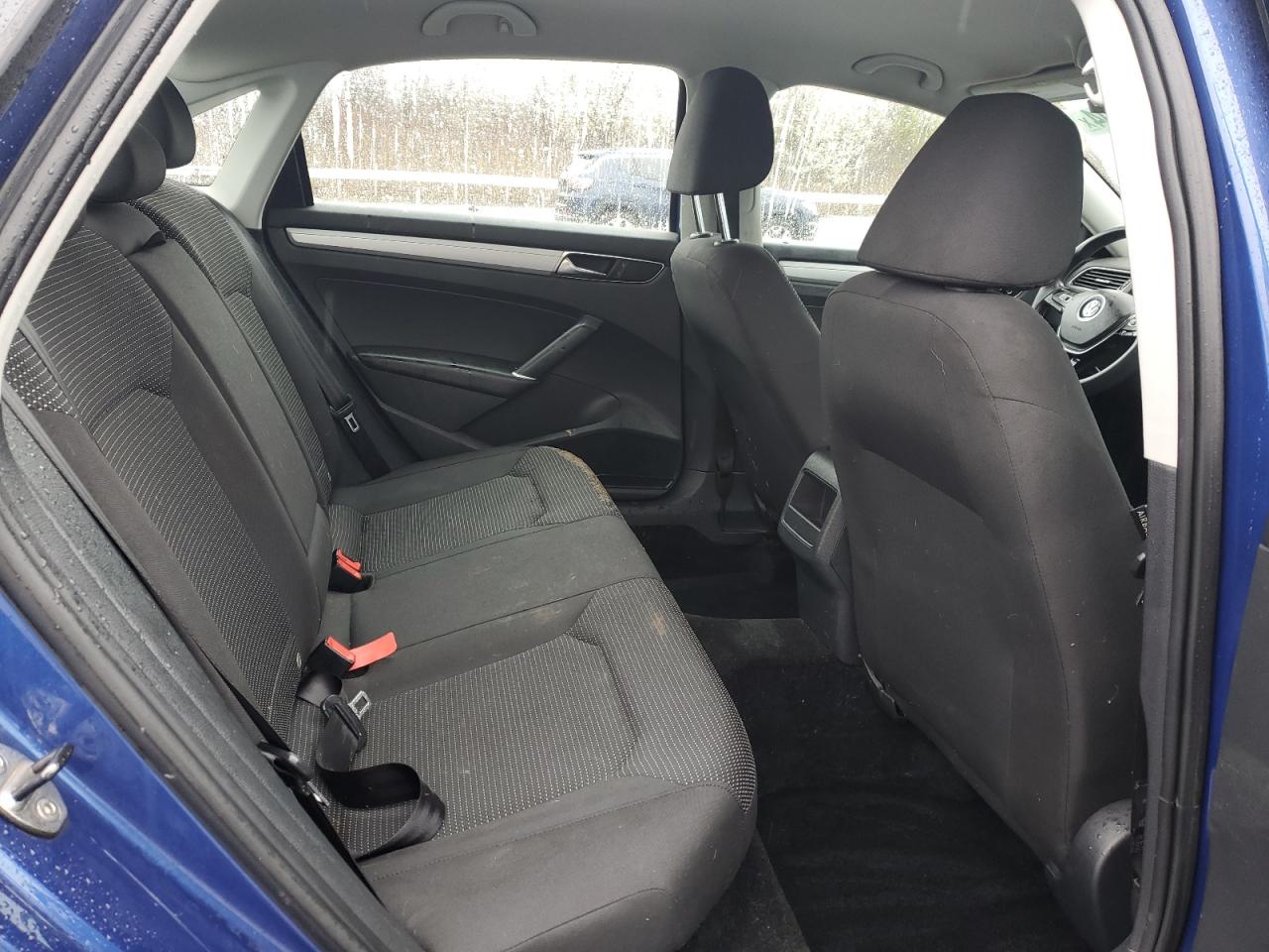 1VWAT7A34HC073845 2017 Volkswagen Passat S