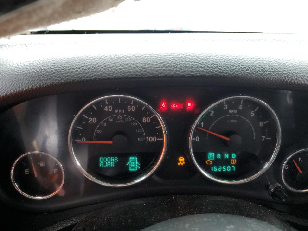 1C4BJWDGXEL129949 2014 Jeep Wrangler Unlimited Sport