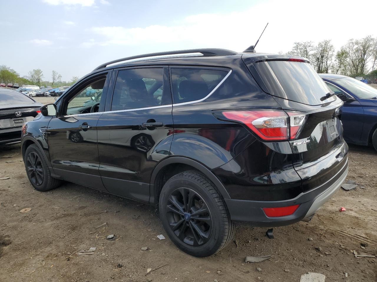 1FMCU0HD1JUD57069 2018 Ford Escape Sel