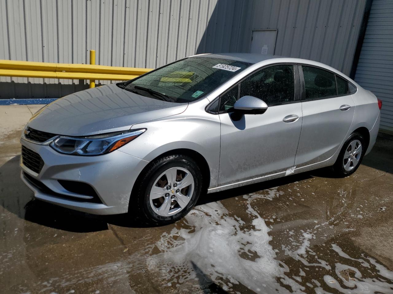 2018 Chevrolet Cruze Ls vin: 1G1BC5SM1J7188378