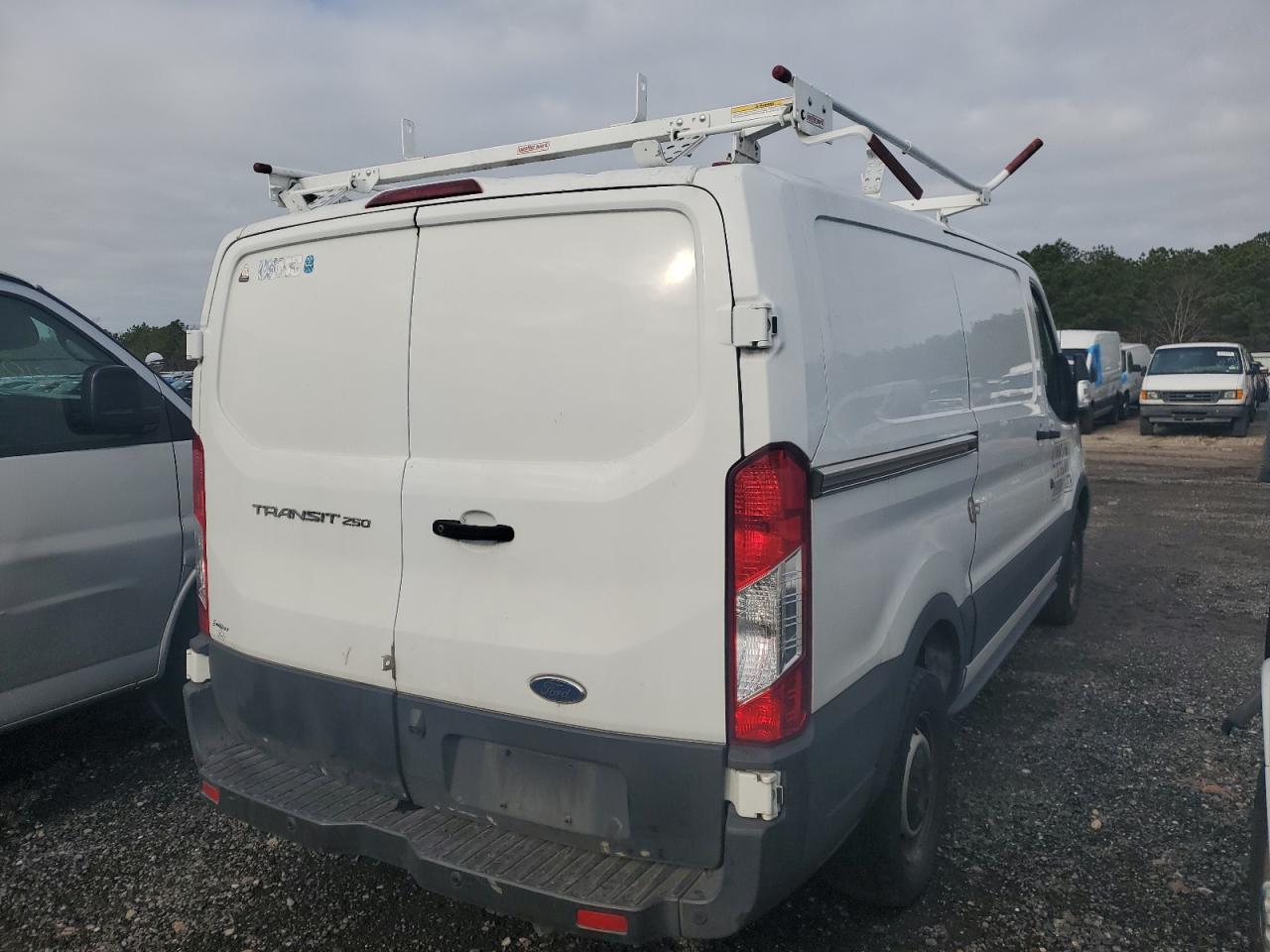 1FTYR1YM7KKB46229 2019 Ford Transit T-250