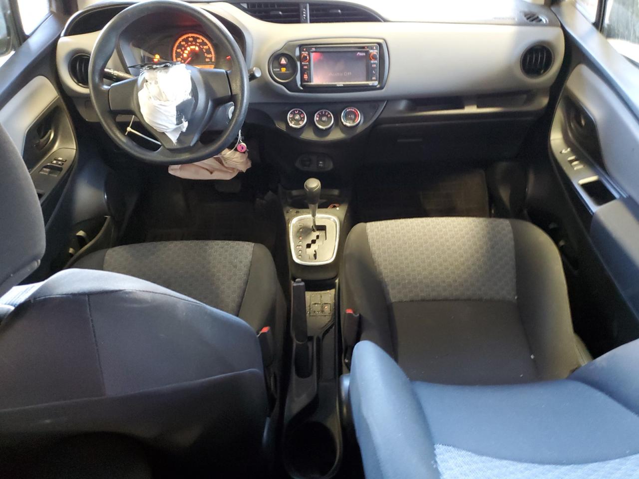 VNKJTUD35GA059208 2016 Toyota Yaris L