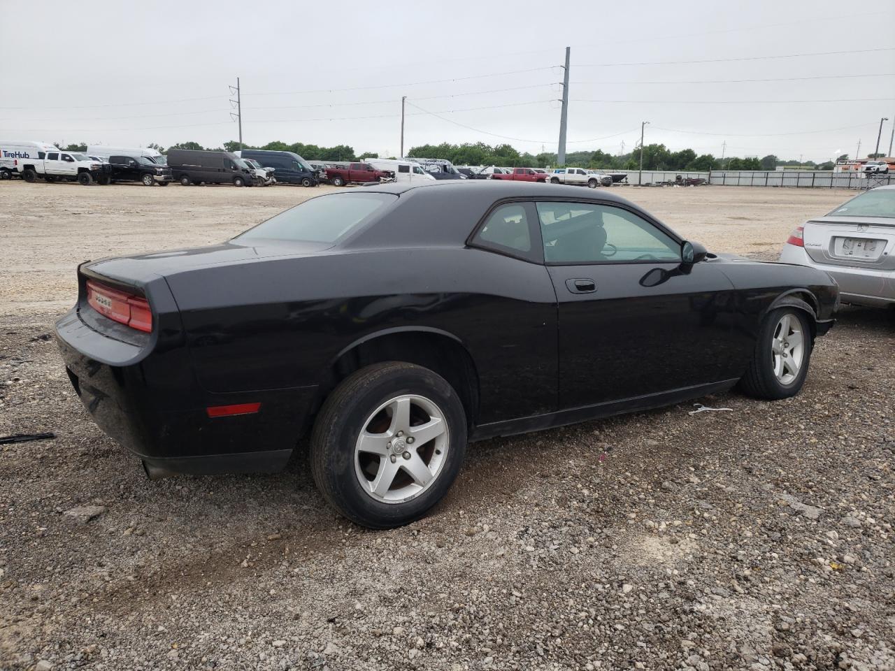 2B3CJ4DV0AH306685 2010 Dodge Challenger Se