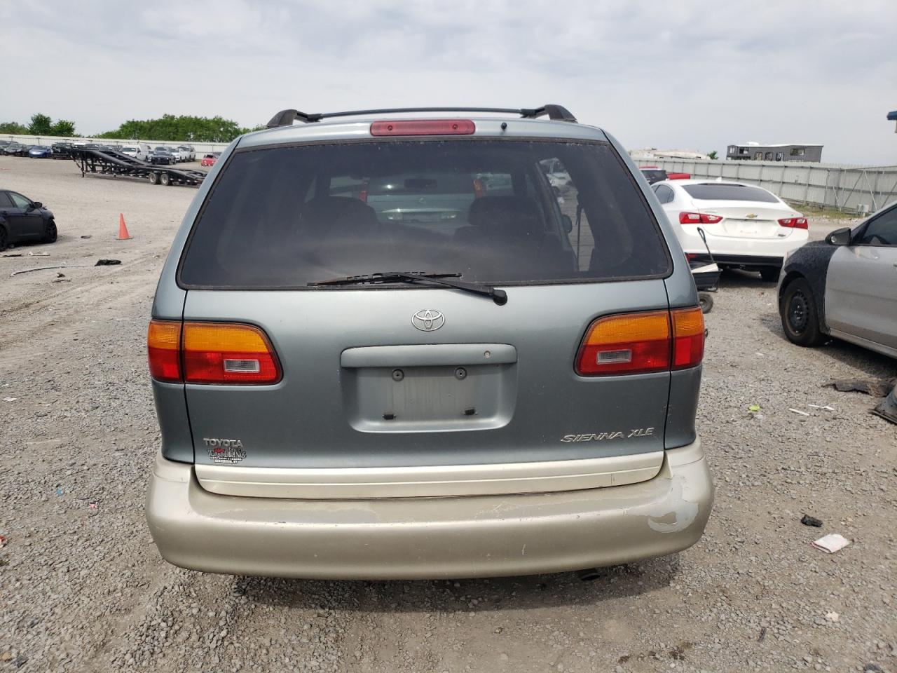 4T3ZF13C4XU157229 1999 Toyota Sienna Le