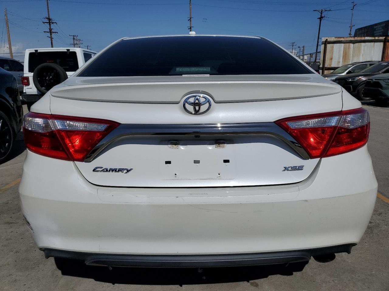 2016 Toyota Camry Le vin: 4T1BF1FK7GU228730