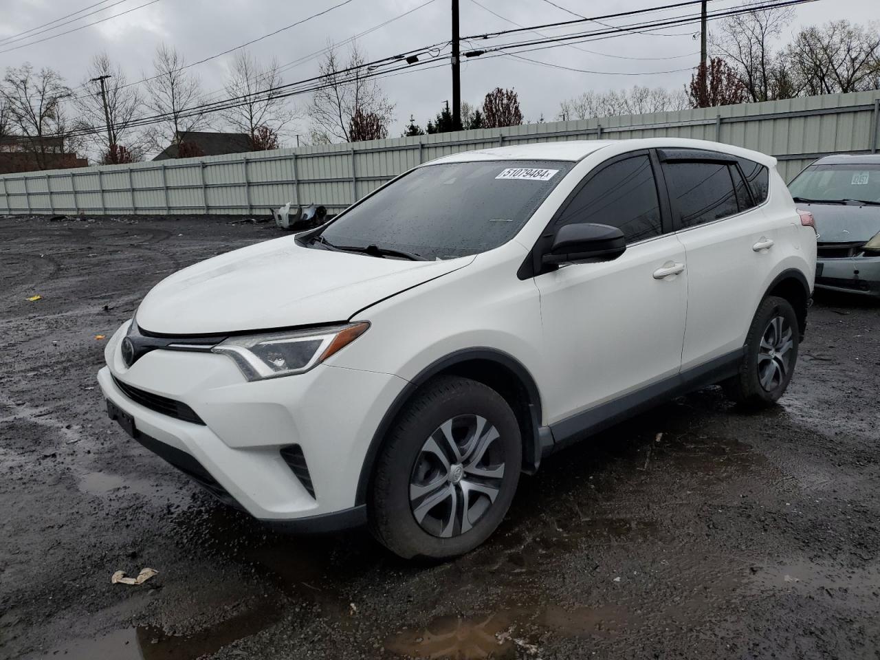 JTMBFREV5JJ729316 2018 Toyota Rav4 Le