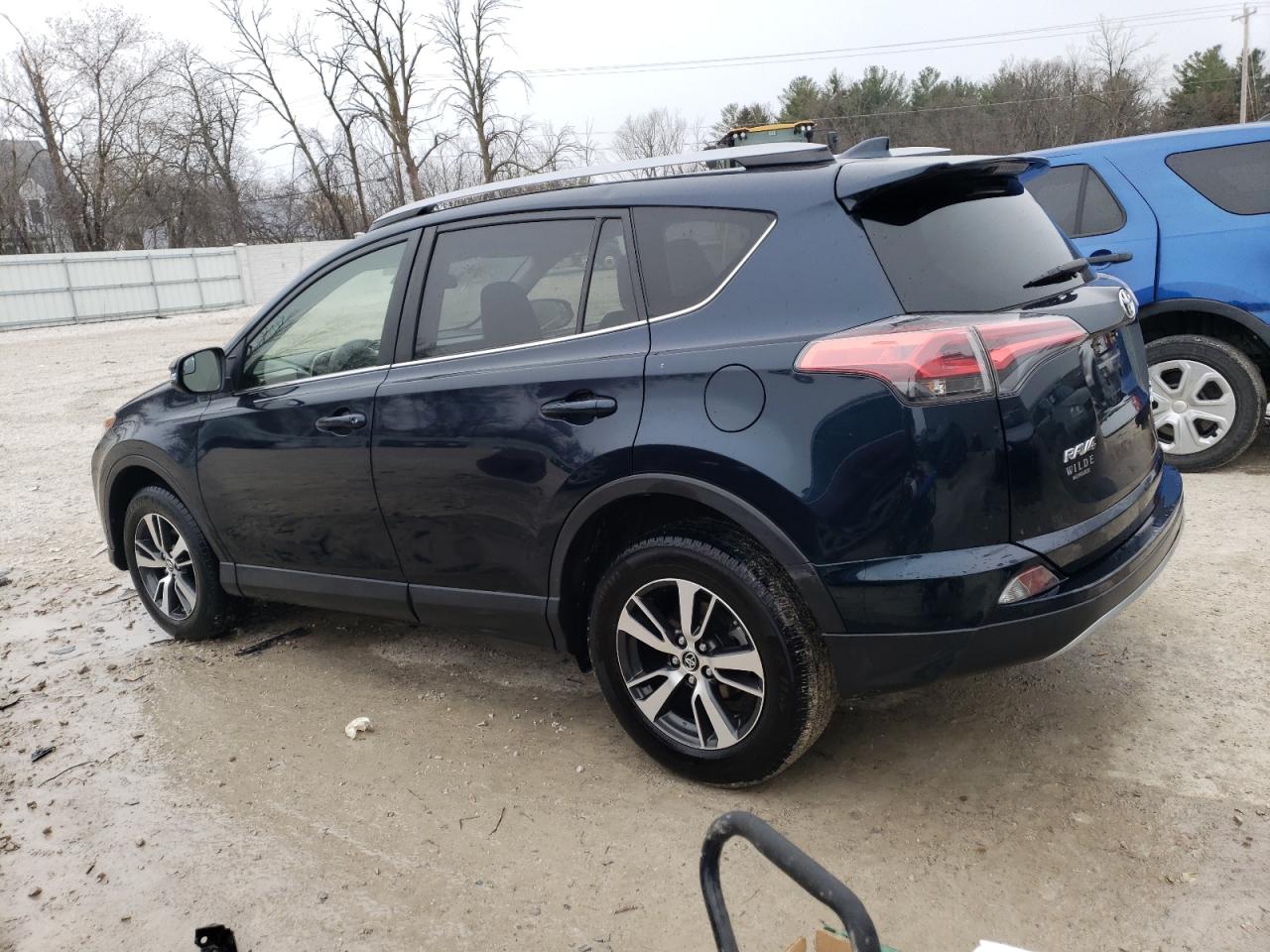 2017 Toyota Rav4 Xle vin: JTMRFREVXHJ121610