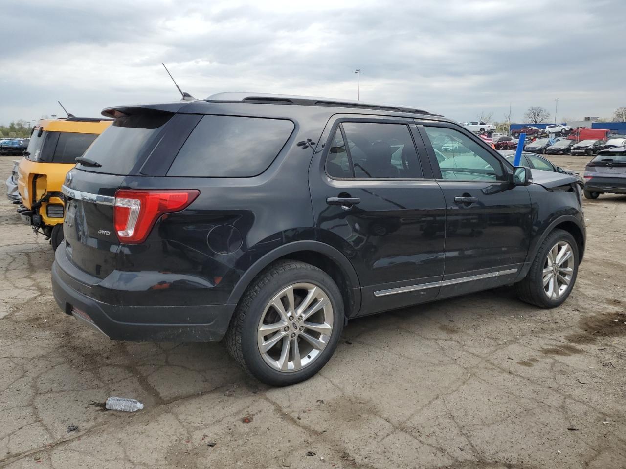 1FM5K8D82KGA92765 2019 Ford Explorer Xlt