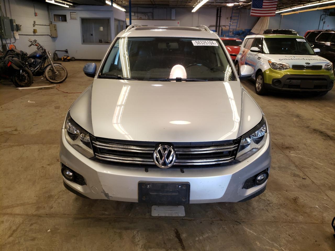 2013 Volkswagen Tiguan S vin: WVGAV7AX9DW543937