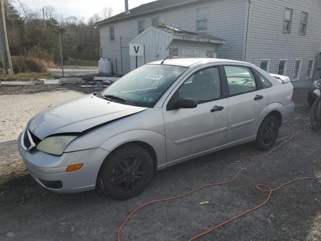 Lot #2473656180 2005 FORD FOCUS ZX4 salvage car