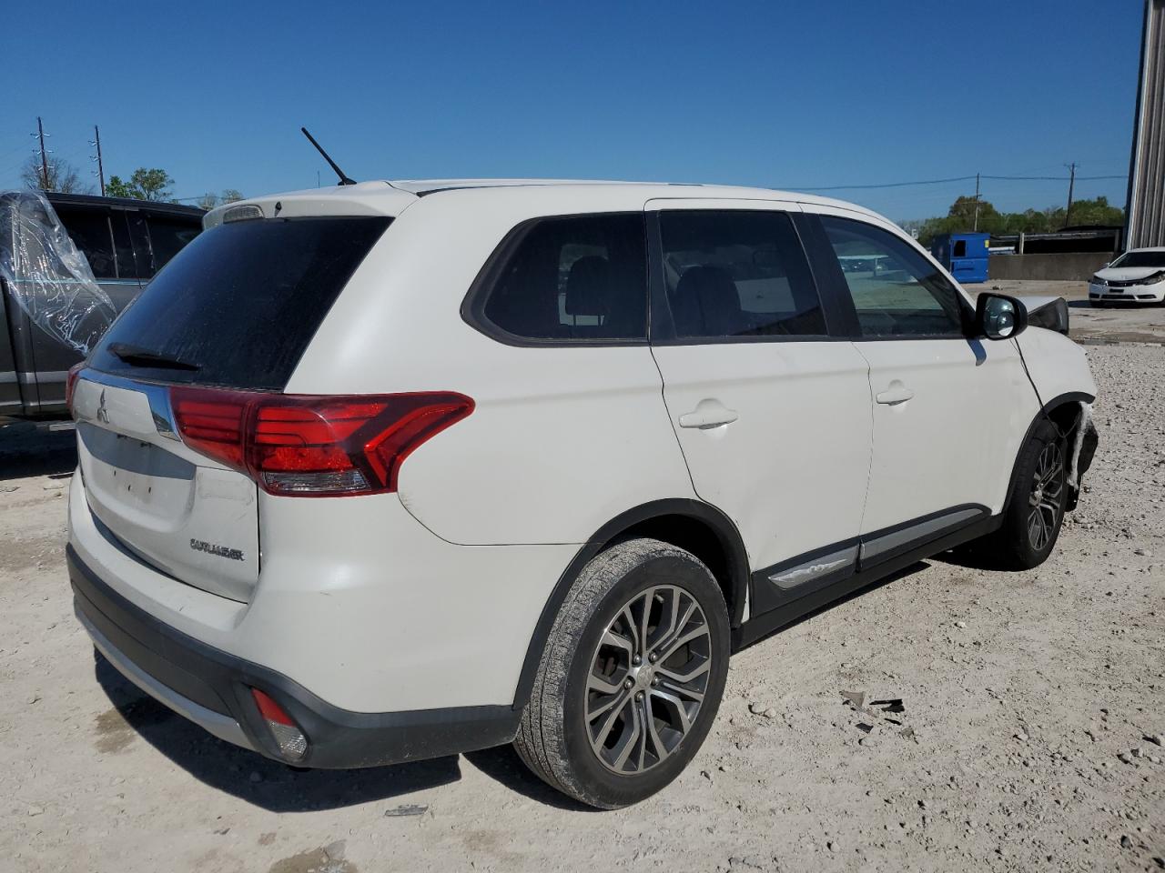 JA4AZ3A31GZ030421 2016 Mitsubishi Outlander Se