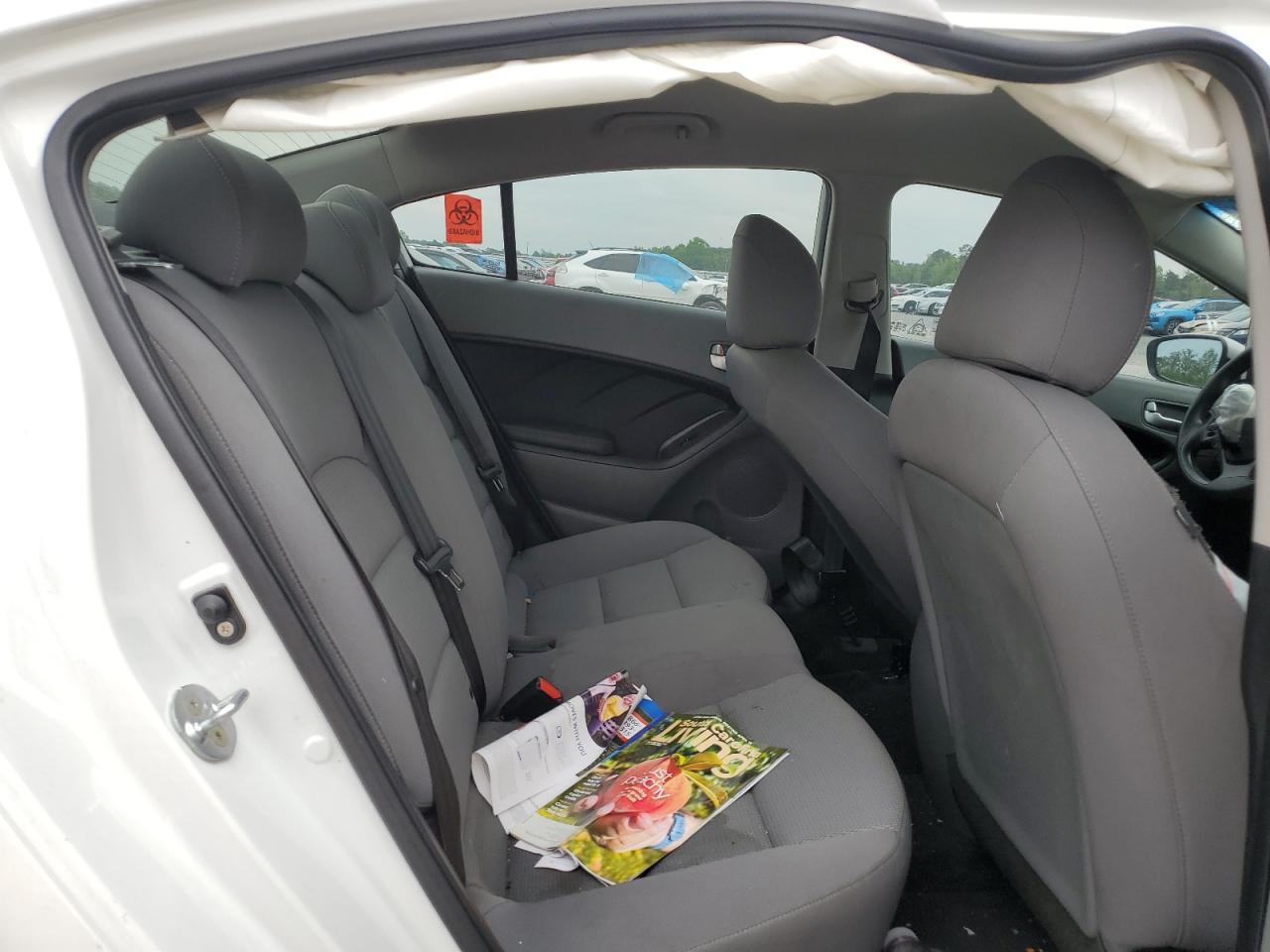 3KPFK4A77HE073568 2017 Kia Forte Lx