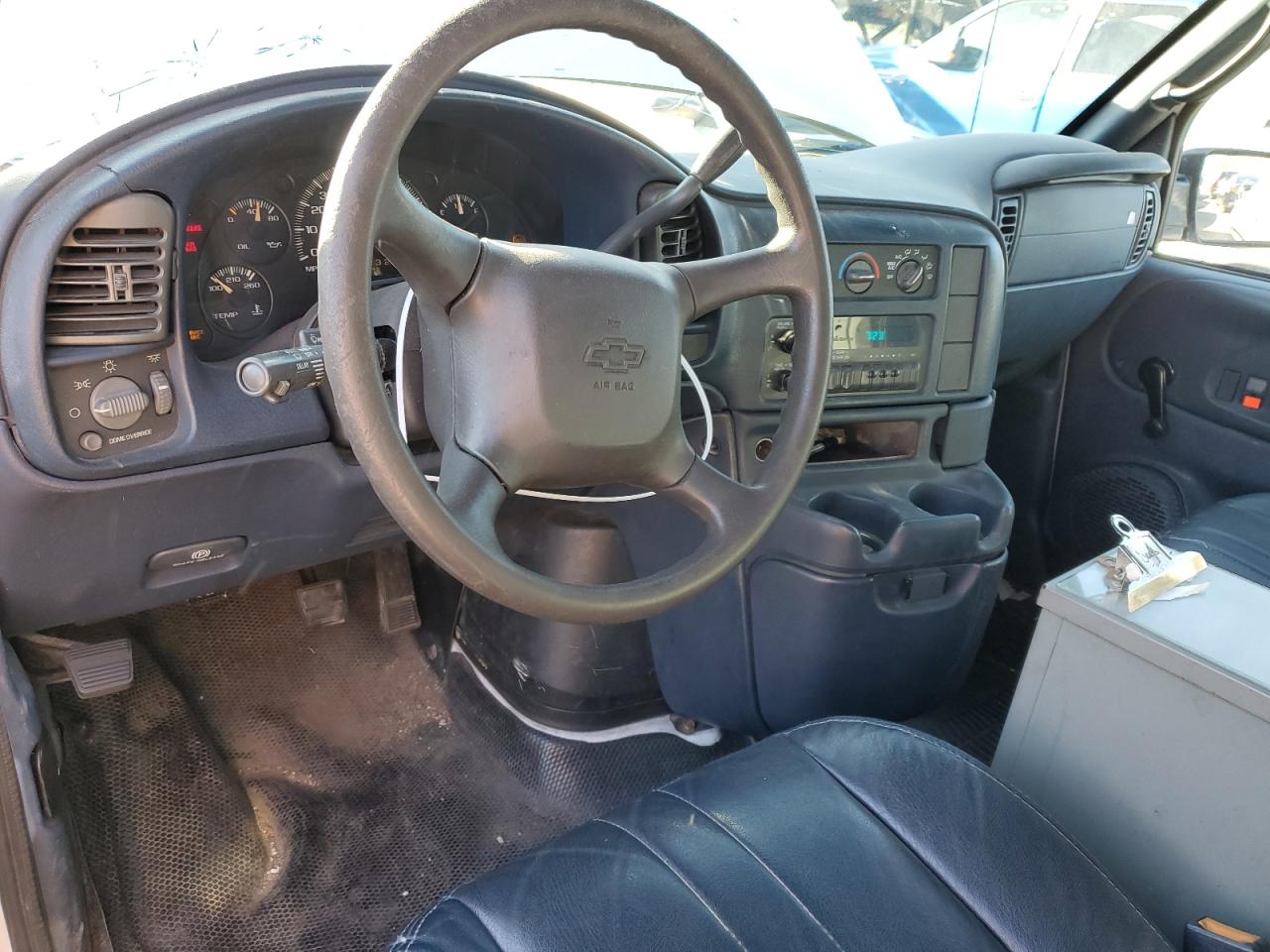 1GCDL19W1YB103241 2000 Chevrolet Astro