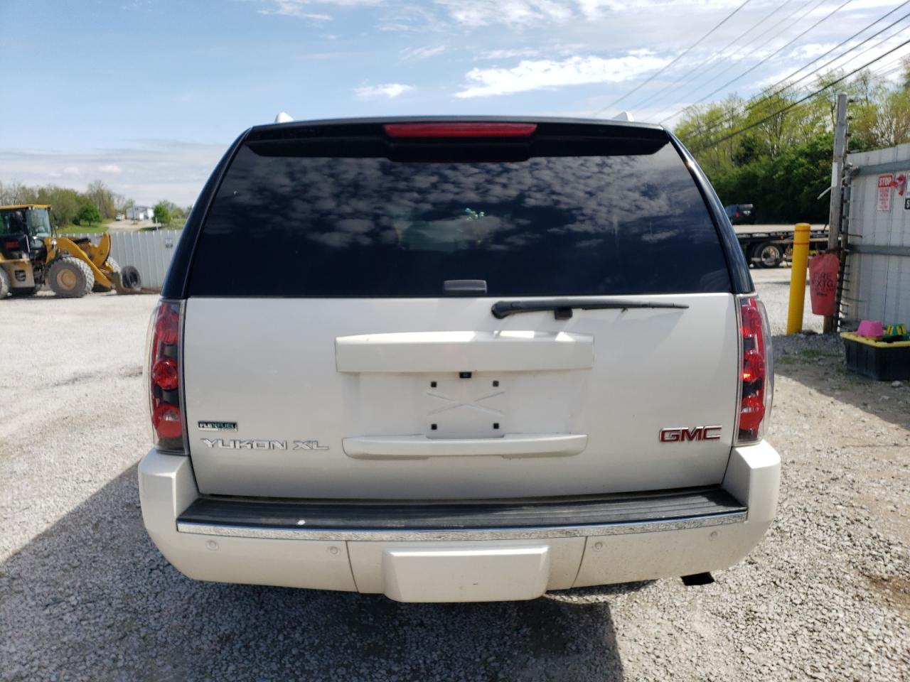 1GKS1MEF3CR233045 2012 GMC Yukon Xl Denali