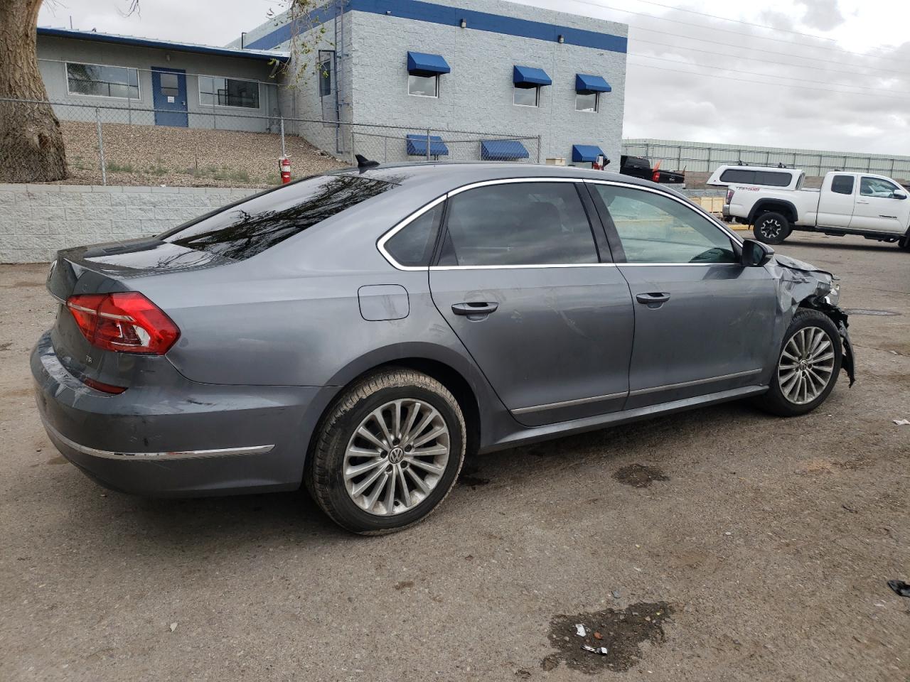 2016 Volkswagen Passat Se vin: 1VWBT7A38GC064536