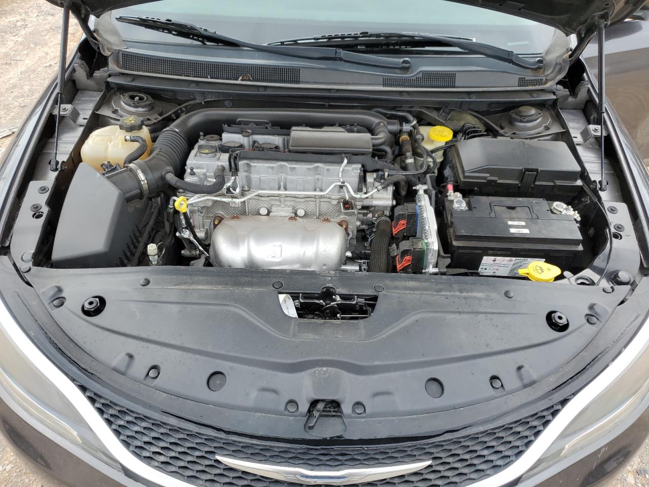 1C3CCCFB8FN672757 2015 Chrysler 200 Lx