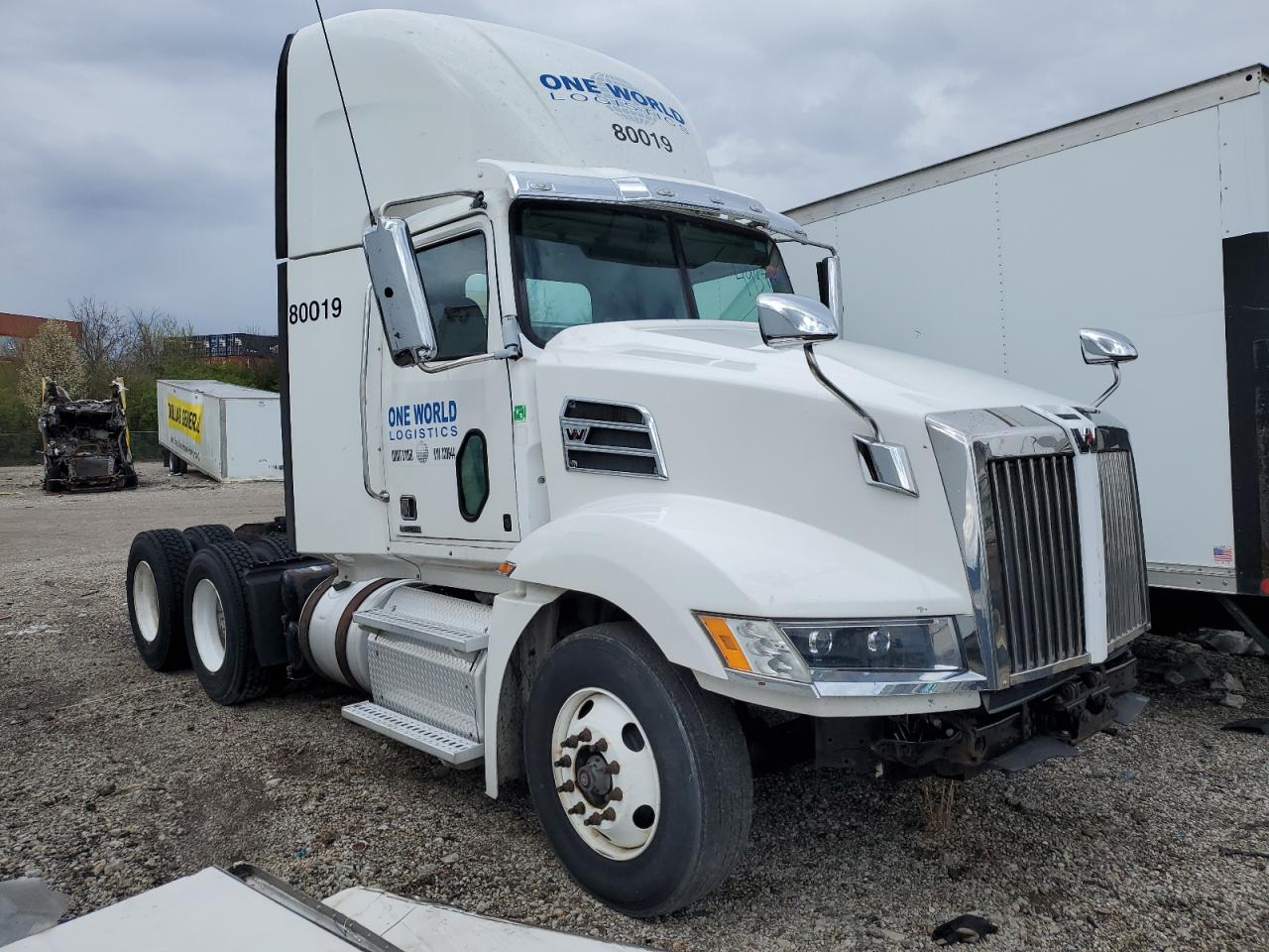 Western Star 5700 2017 Day Cab