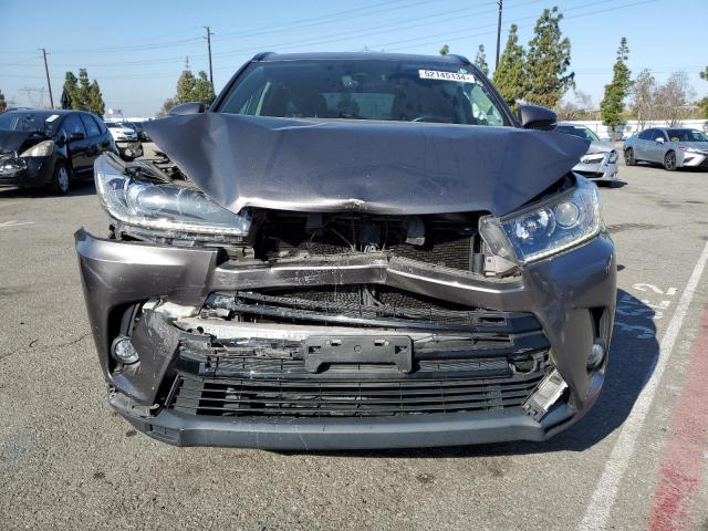 VIN 5TDKZRFH1HS515033 2017 Toyota Highlander, SE no.5