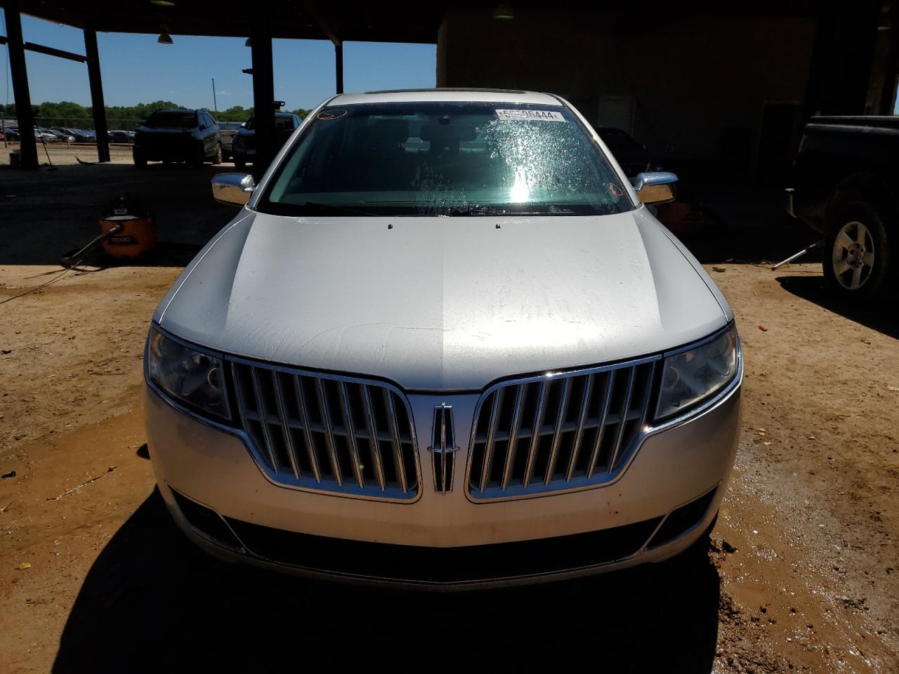 3LNHL2GC8BR758270 2011 Lincoln Mkz