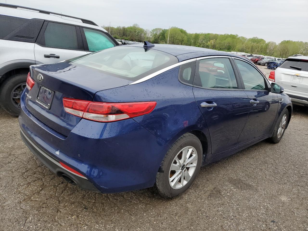 2018 Kia Optima Lx vin: 5XXGT4L31JG207399