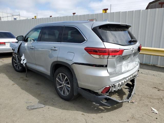 VIN 5TDJZRFH4KS618742 2019 Toyota Highlander, SE no.2