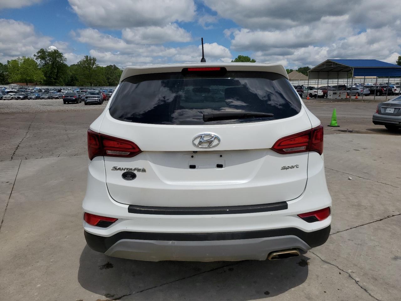 2018 Hyundai Santa Fe Sport vin: 5NMZT3LB6JH096411