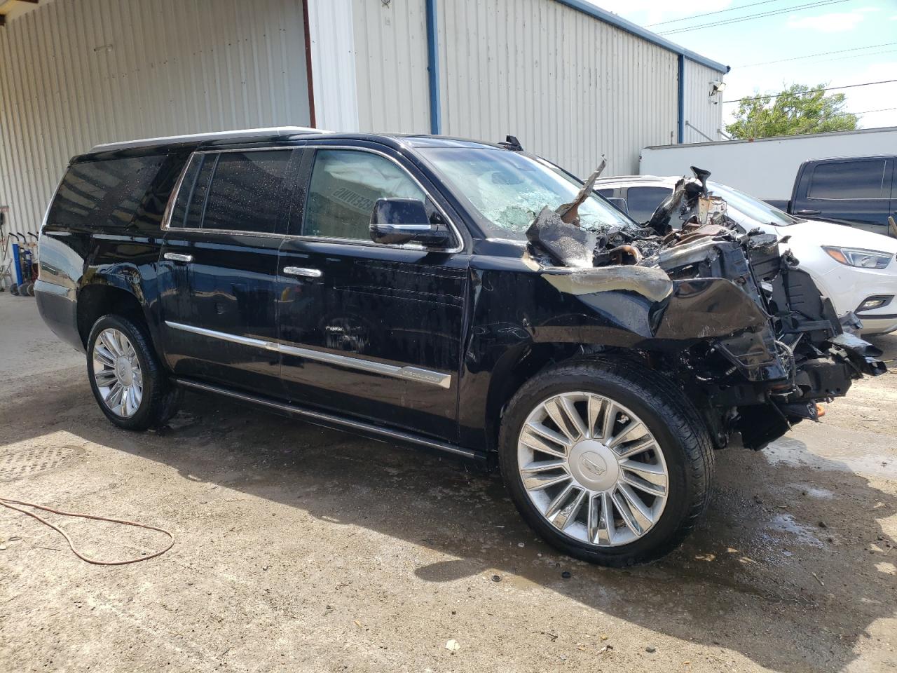 1GYS3KKJ5HR208779 2017 Cadillac Escalade Esv Platinum