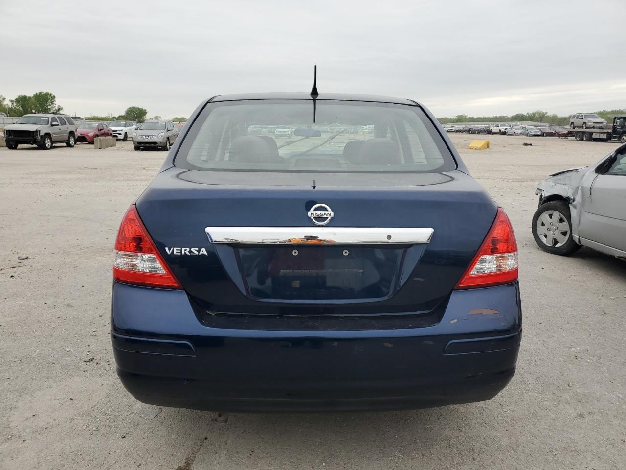 3N1BC1AP1BL439864 2011 Nissan Versa S