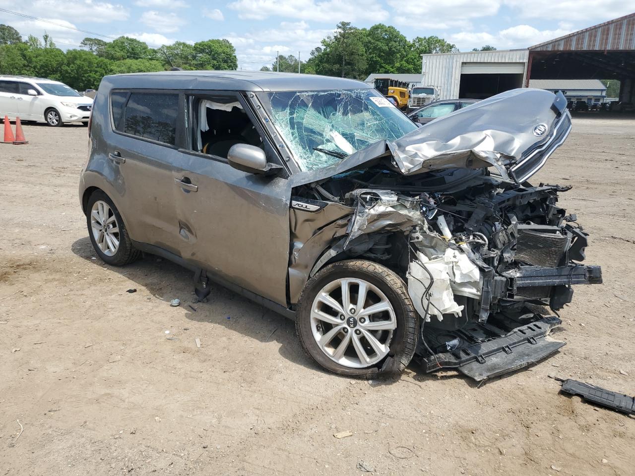 KNDJP3A56K7633396 2019 Kia Soul +