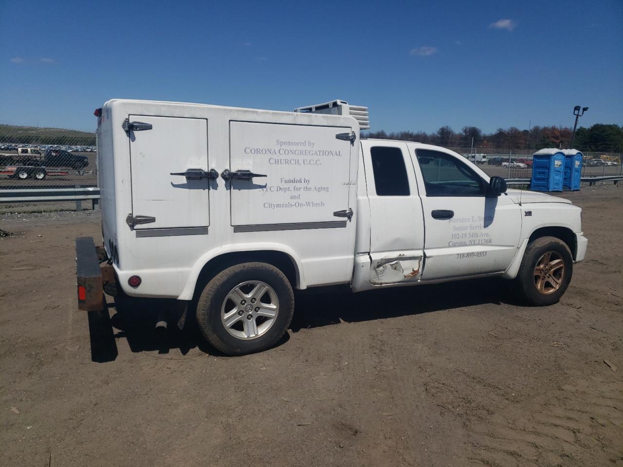 1D7RW3BP5BS686082 2011 Dodge Dakota Slt