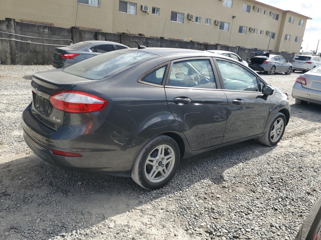 Lot #2473184203 2018 FORD FIESTA SE